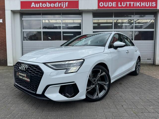 Audi A3 Sportback voor de werkplaats van Autobedrijf Oude Luttikhuis in Vasse