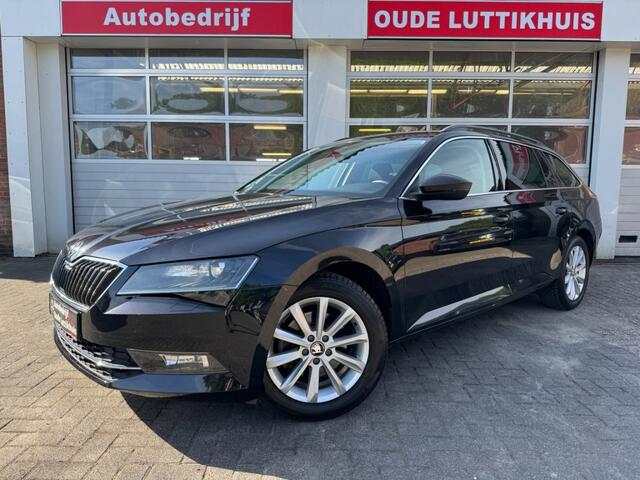 Skoda Superb Combi voor de werkplaats van Autobedrijf Oude Luttikhuis in Vasse